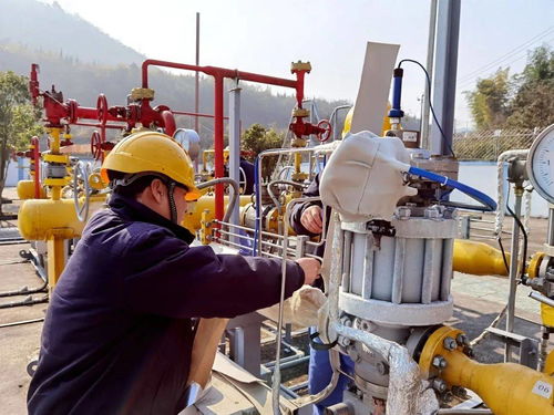 杭州 氣 夠用么 這里有答案 3 的杭城小區(qū)出現(xiàn)了一群37 的 移動取暖機